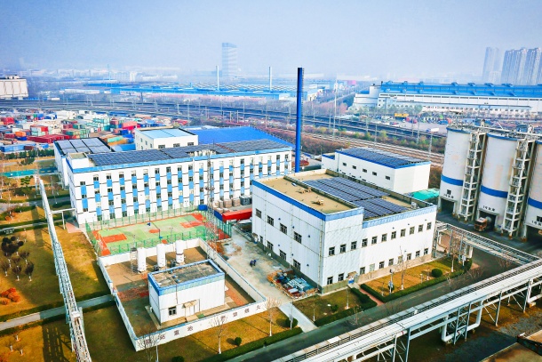 图为大开厂建成投产厂内一期1.37兆瓦分布式光伏项目