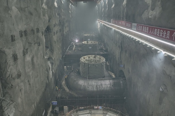 68图为双江口水电站地下厂房施工形象
